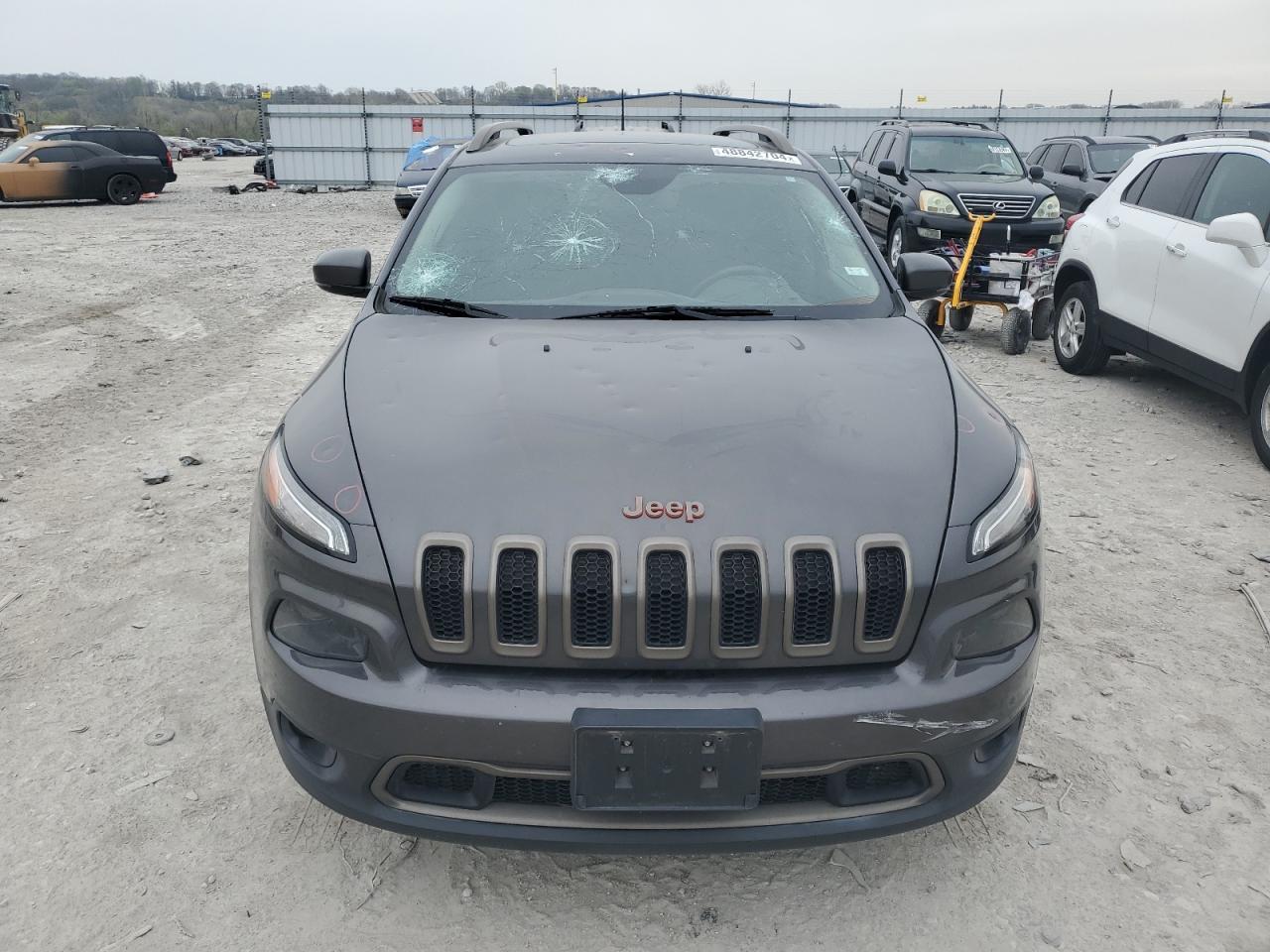 2016 Jeep Cherokee Latitude - Image 5