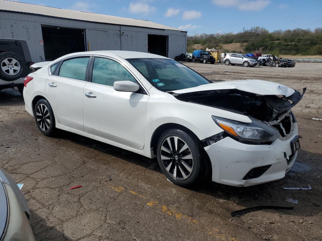 2018 Nissan Altima 2.5 - Image 4
