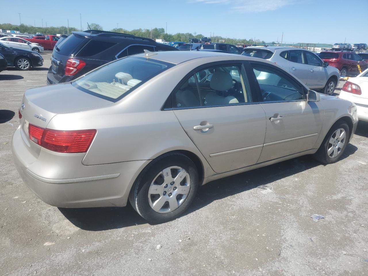 2010 Hyundai Sonata Gls - Image 3