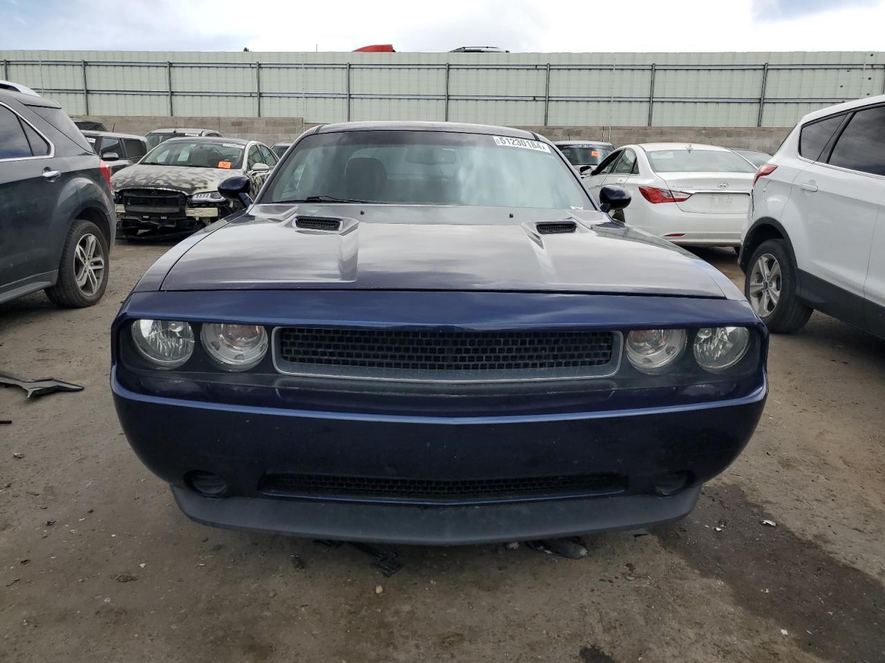 2014 Dodge Challenger Sxt - Image 5