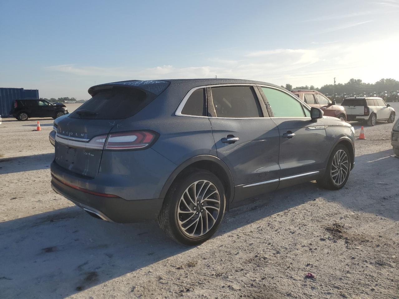 2019 Lincoln Nautilus Reserve - Image 3