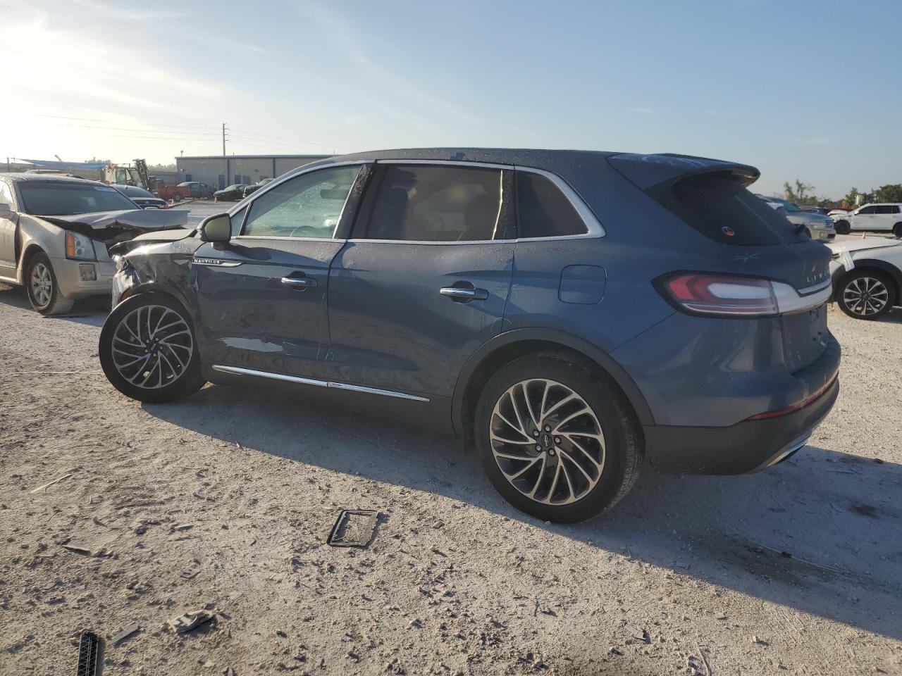2019 Lincoln Nautilus Reserve - Image 2