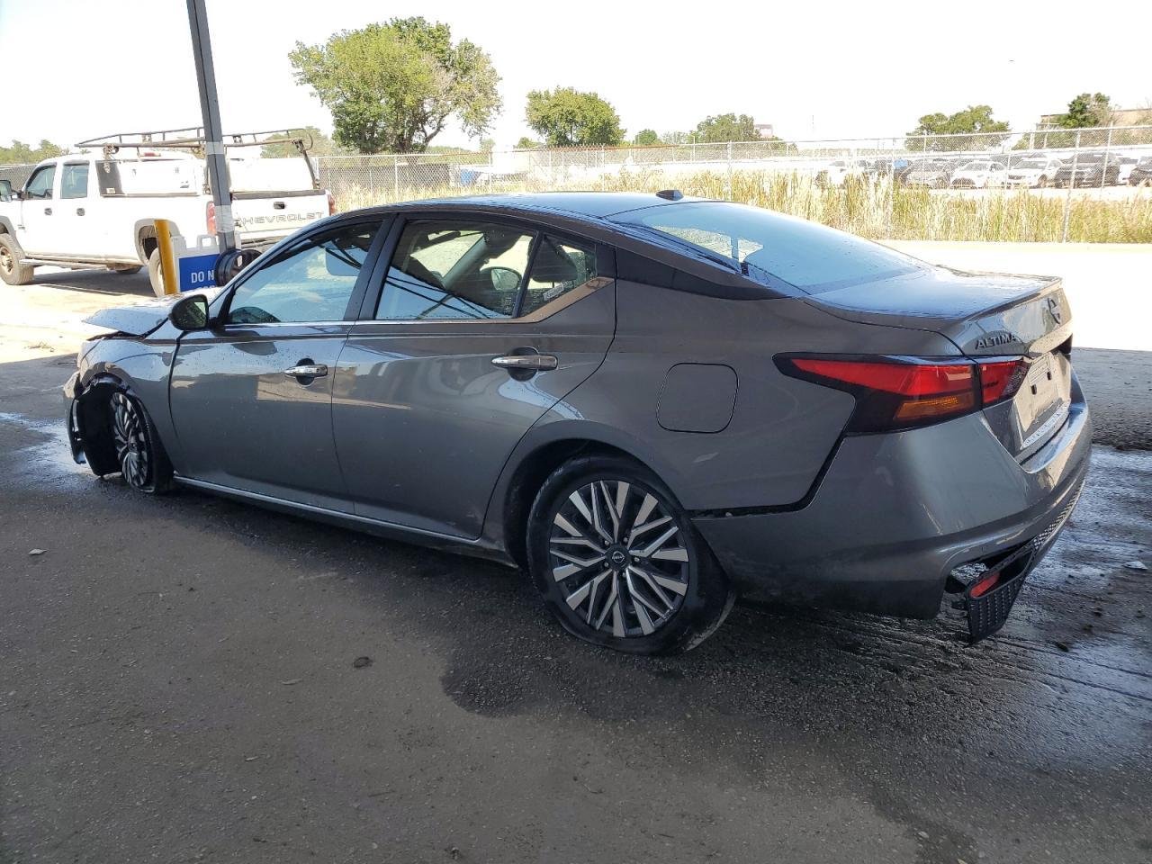 2024 Nissan Altima Sv - Image 3