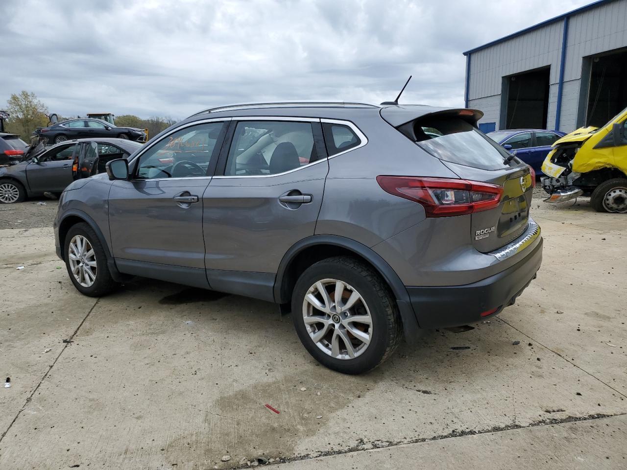 2020 Nissan Rogue Sport S - Фото 2