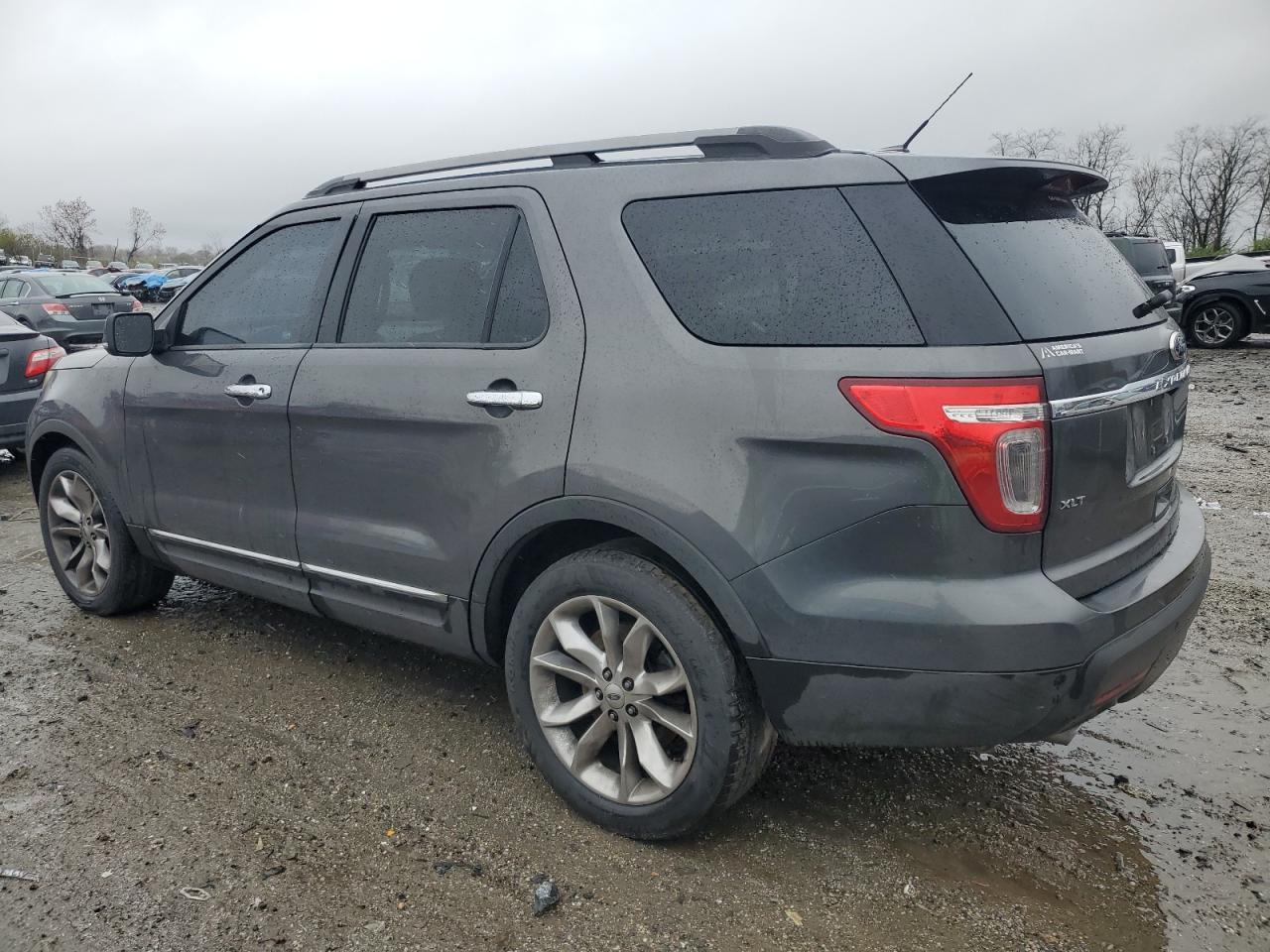 2015 Ford Explorer Xlt - Фото 2
