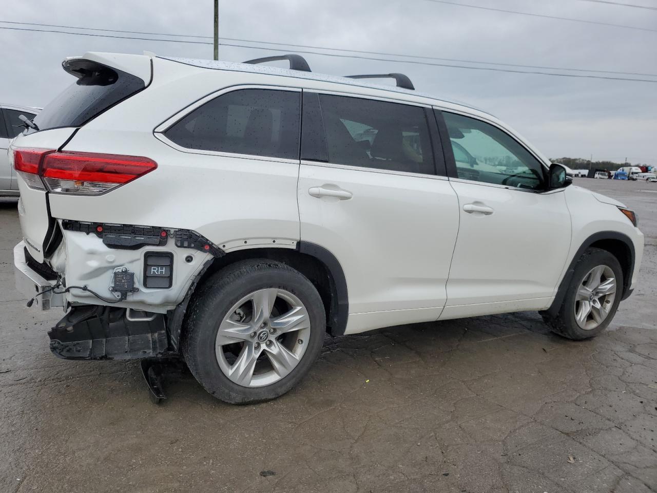 2017 Toyota Highlander Limited - Фото 3