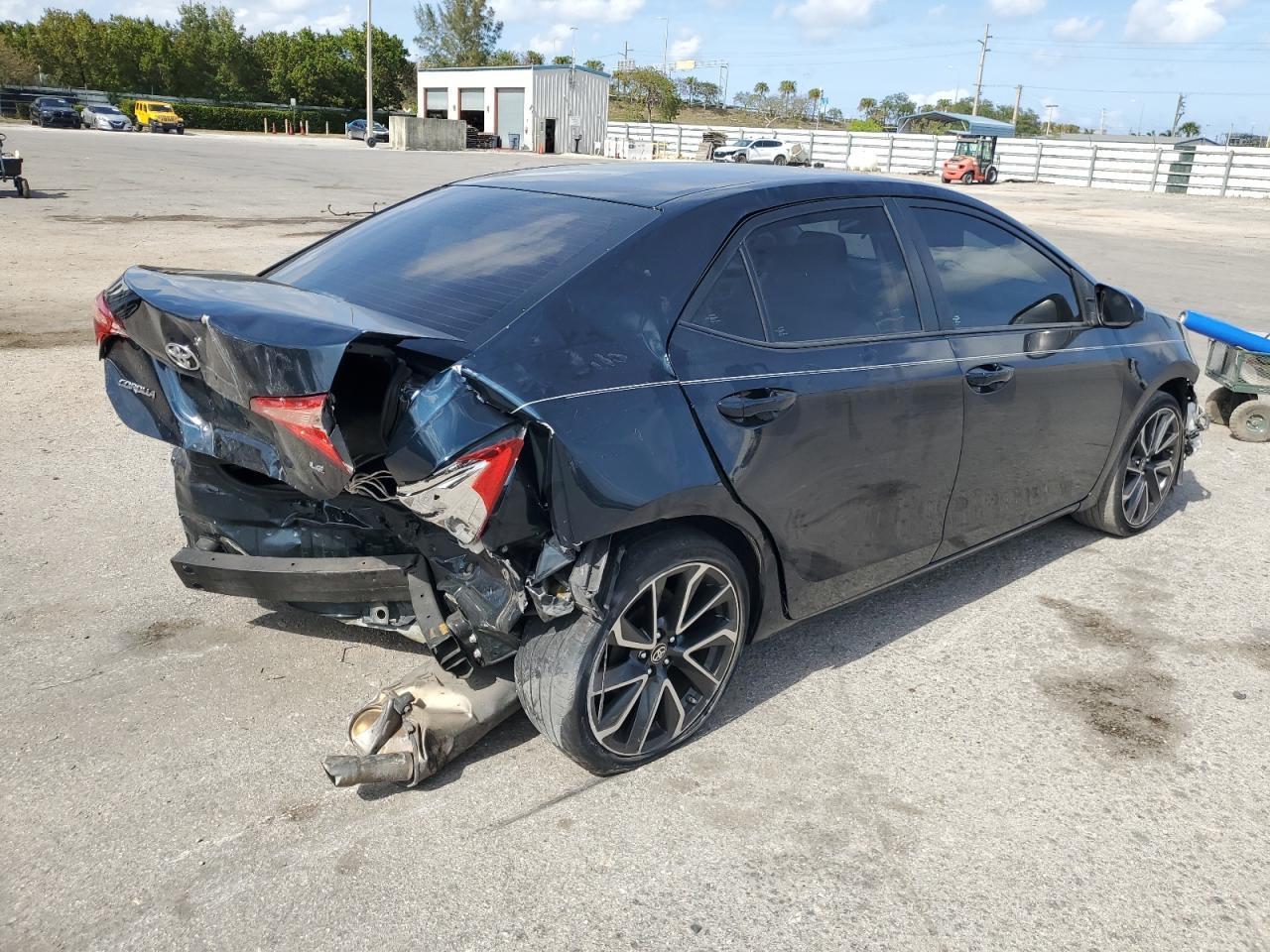 2017 Toyota Corolla L - Фото 3