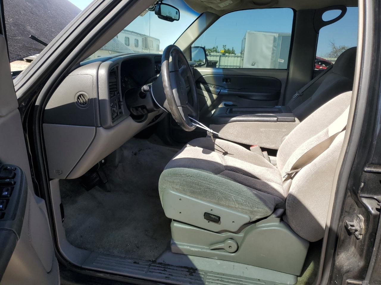 2003 Chevrolet Tahoe C1500 - Image 7