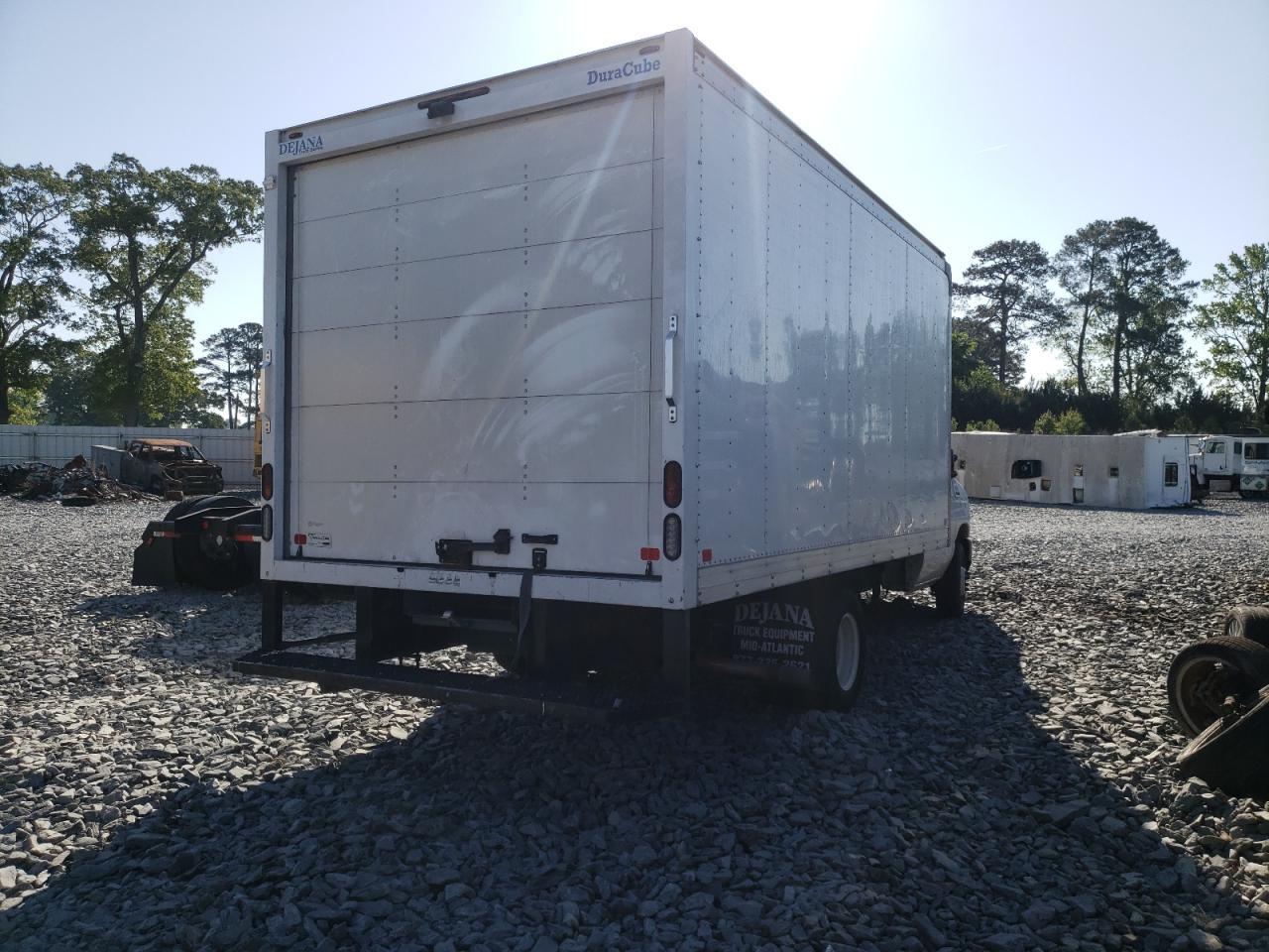 2022 Ford Econoline E350 Super Duty Cutaway Van - Фото 3