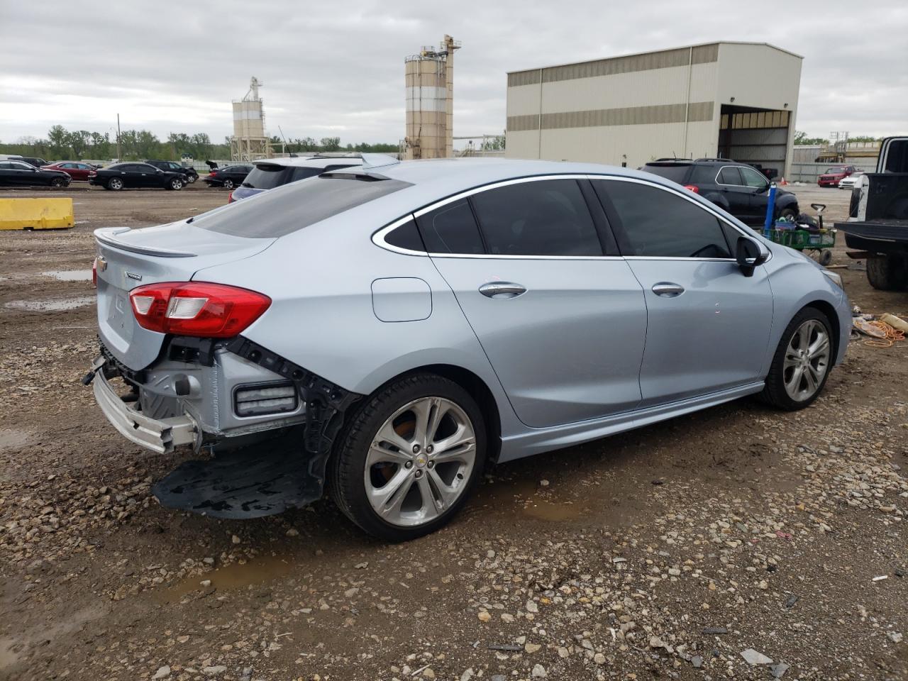2017 Chevrolet Cruze Premier - Image 3