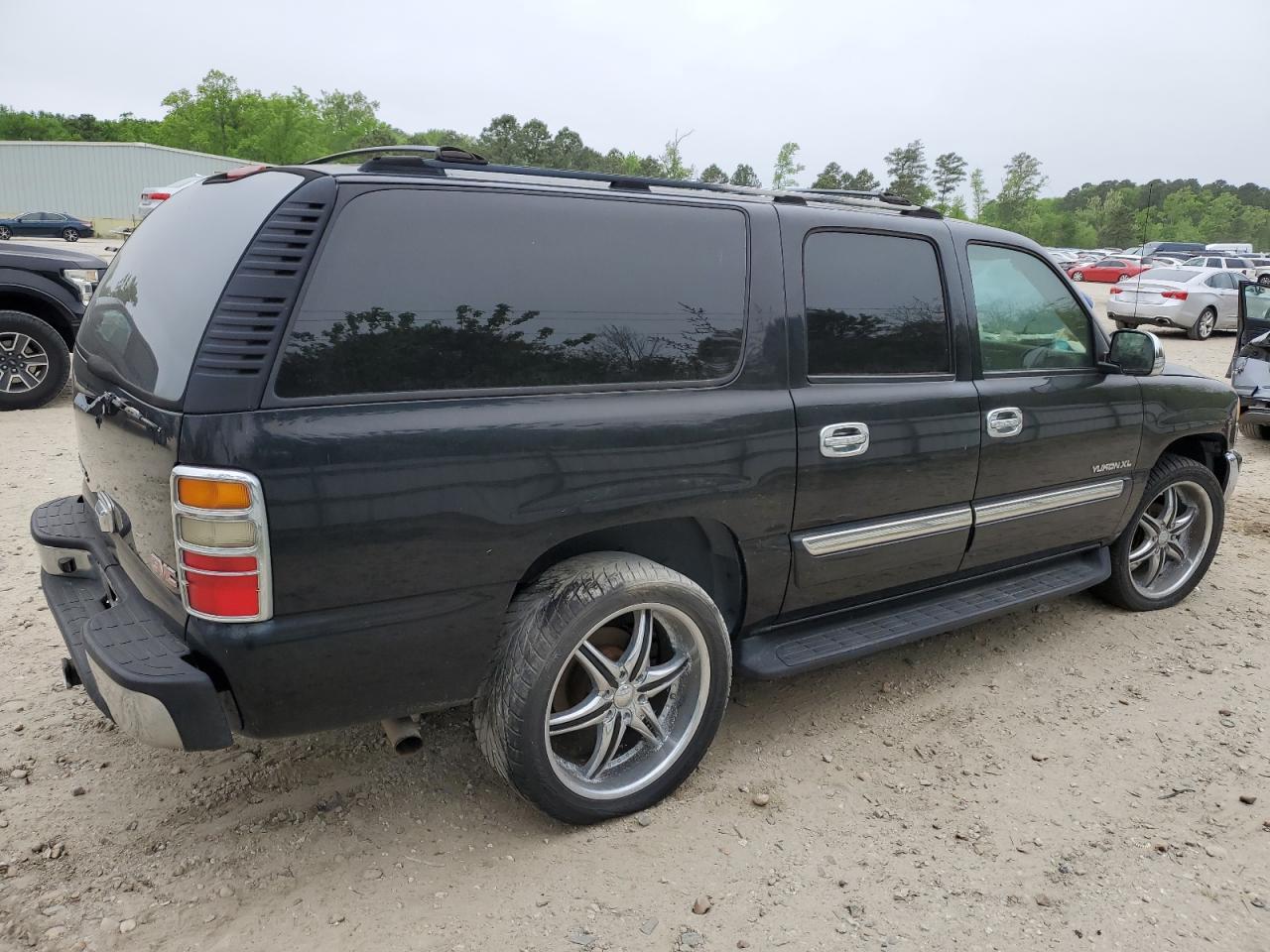 2004 GMC Yukon Xl C1500 - Фото 3
