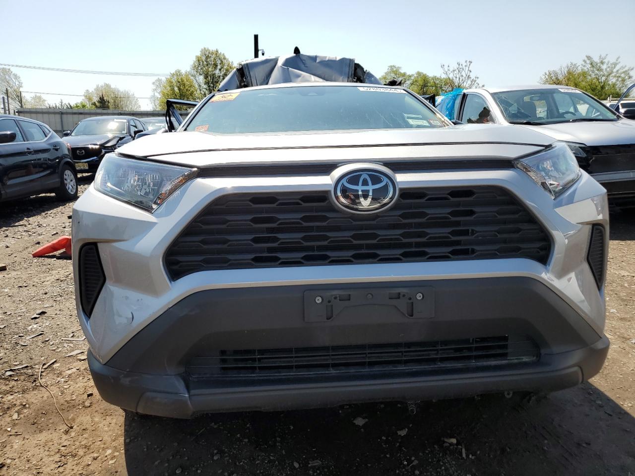 2019 Toyota Rav4 Le - Image 5