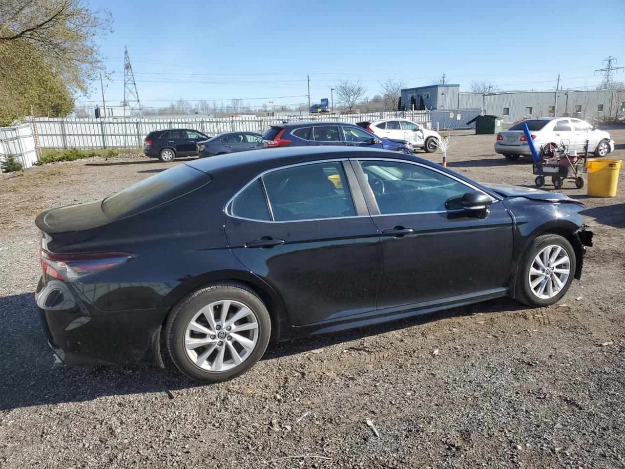2021 Toyota Camry Se - Фото 3