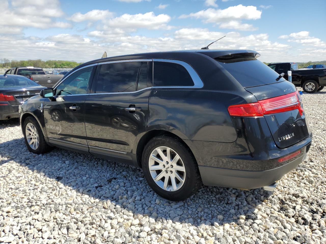 2015 Lincoln Mkt - Image 2