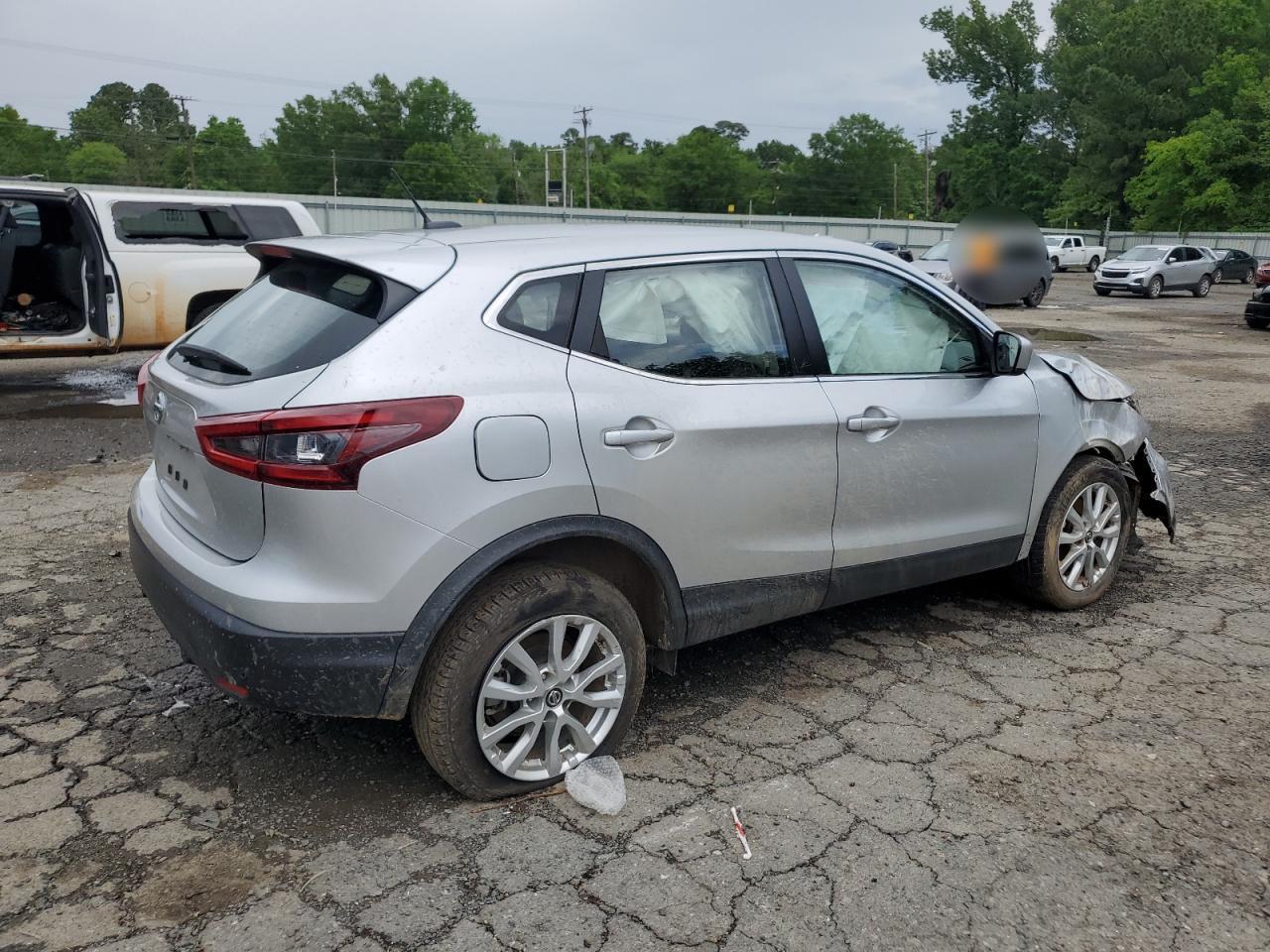 2021 Nissan Rogue Sport S - Фото 3