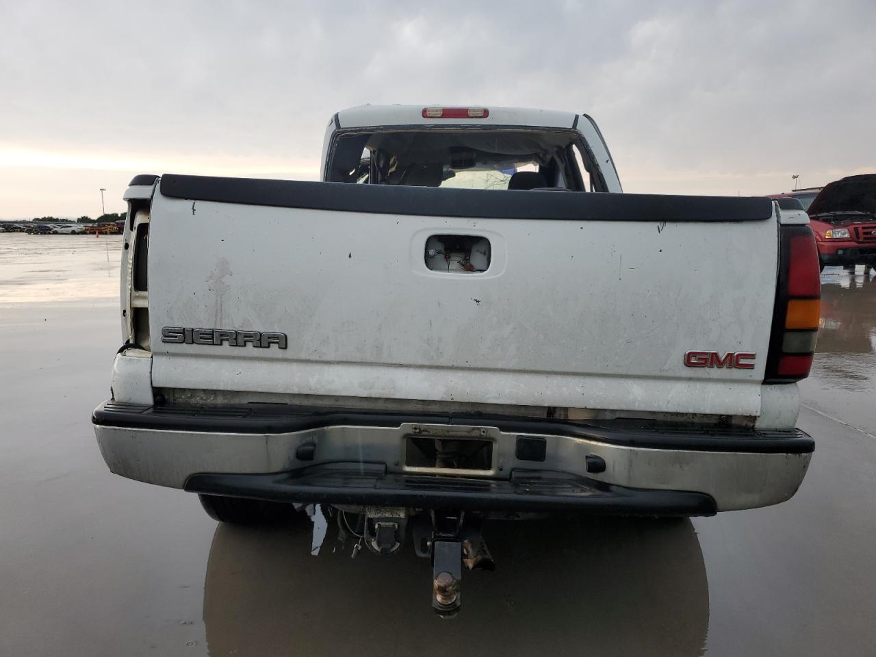 2004 GMC New Sierra C1500 - Image 6