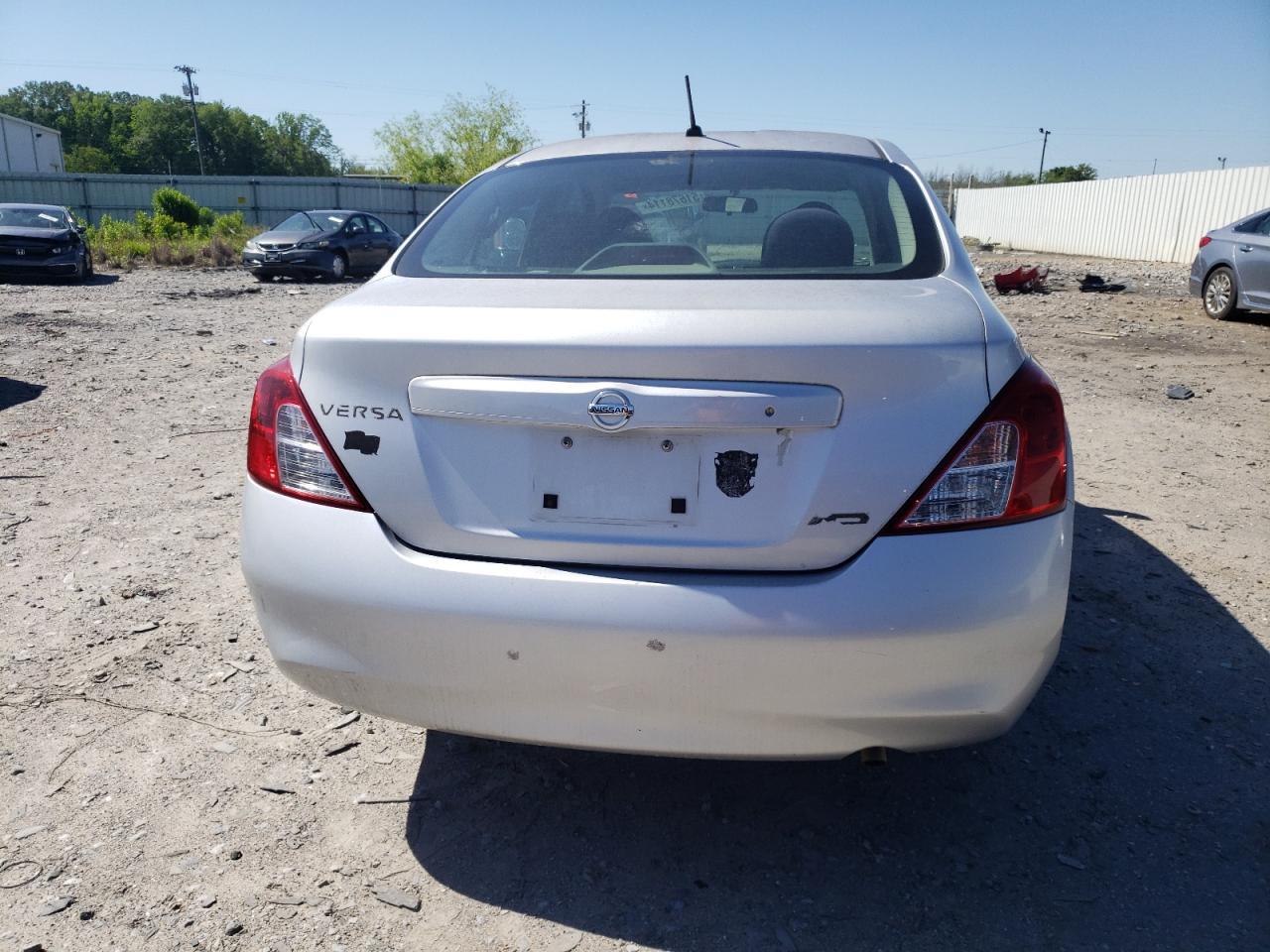 2013 Nissan Versa - Фото 6