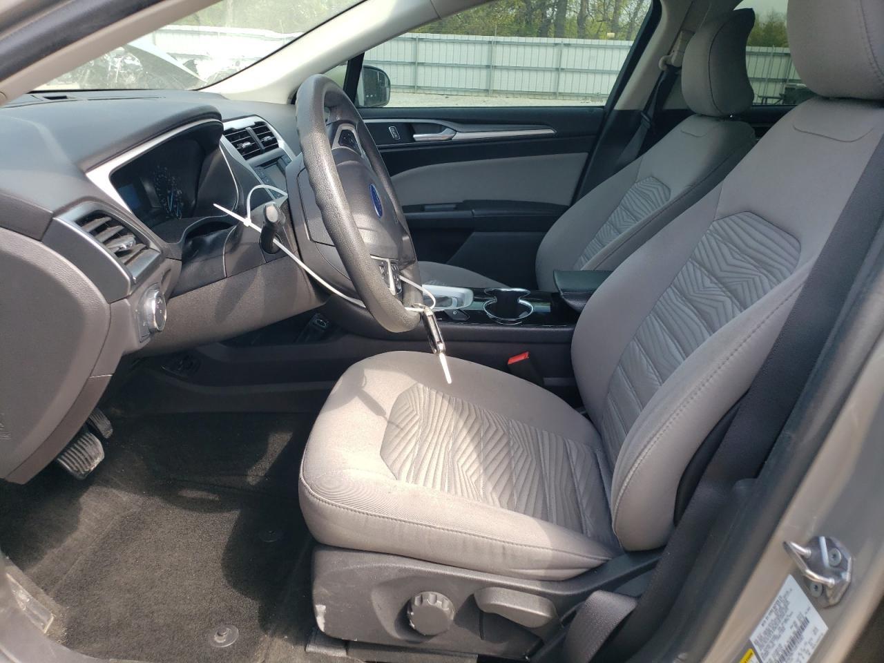 2016 Ford Fusion S - Фото 7