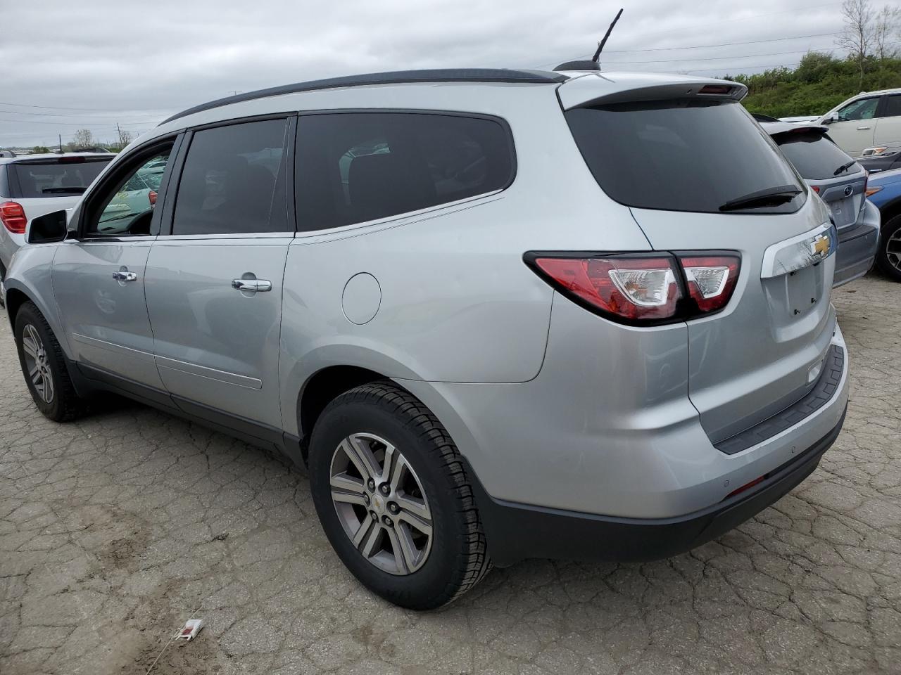 2016 Chevrolet Traverse Lt - Фото 2