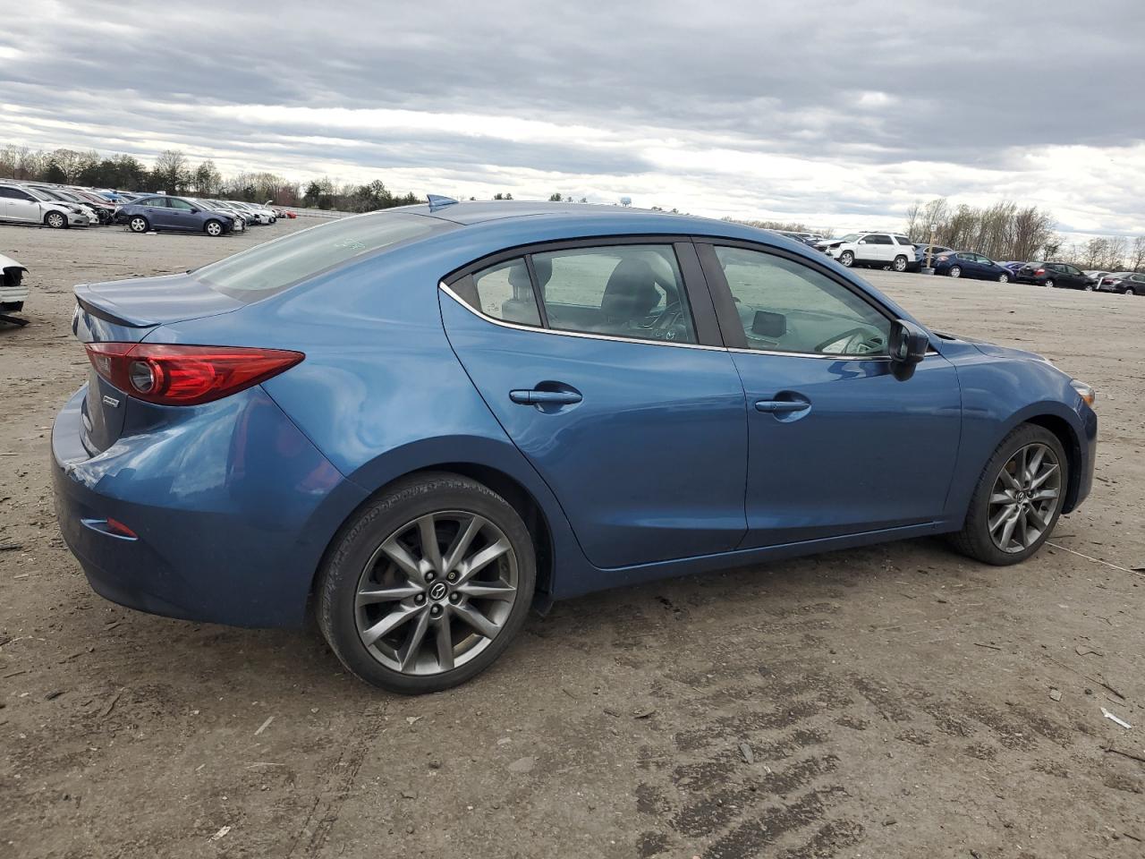 2018 Mazda 3 Touring - Фото 3