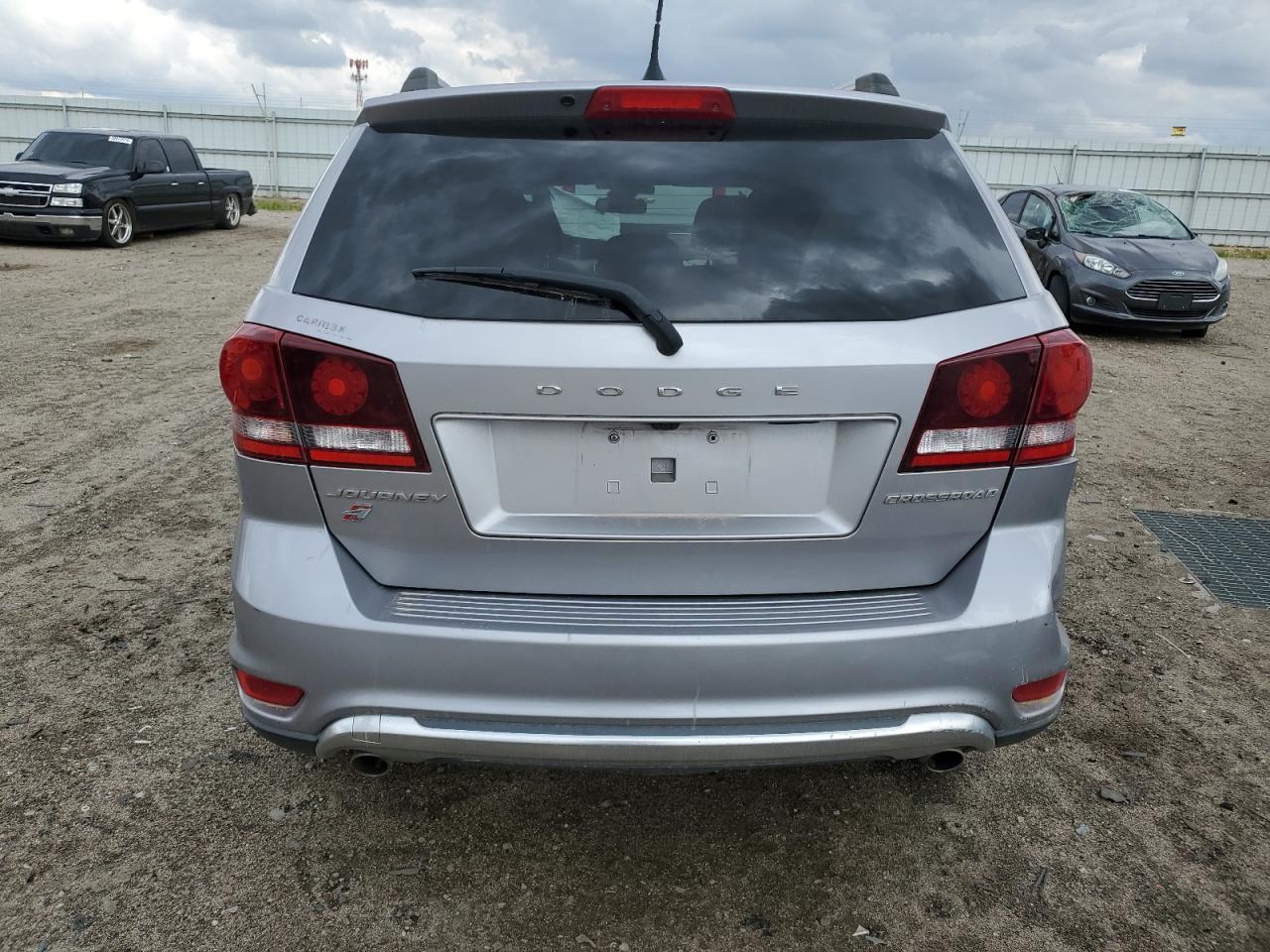 2018 Dodge Journey Crossroad - Image 6