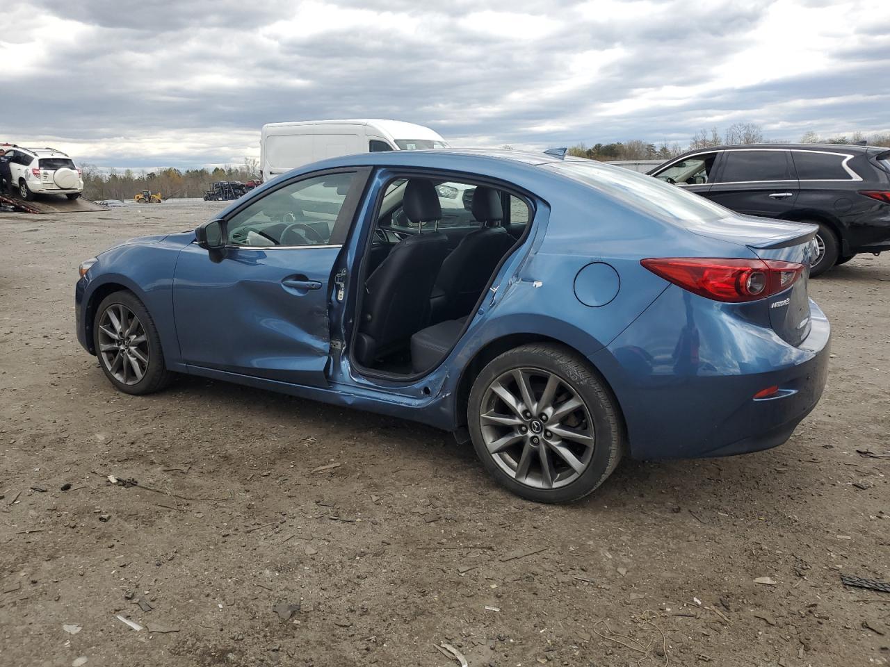 2018 Mazda 3 Touring - Фото 2