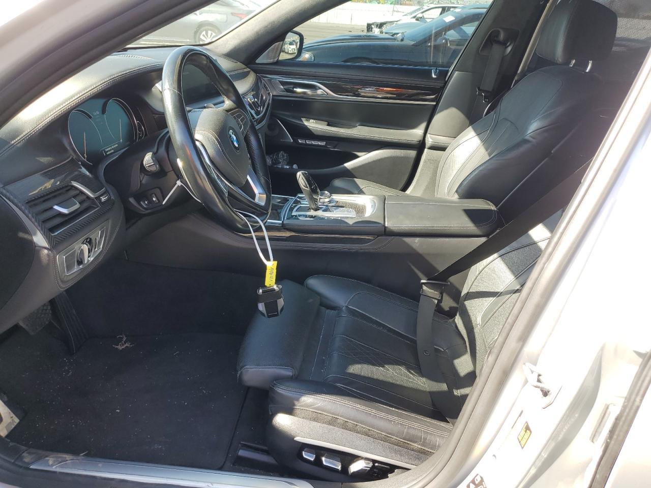 2016 BMW 750 Xi - Фото 7