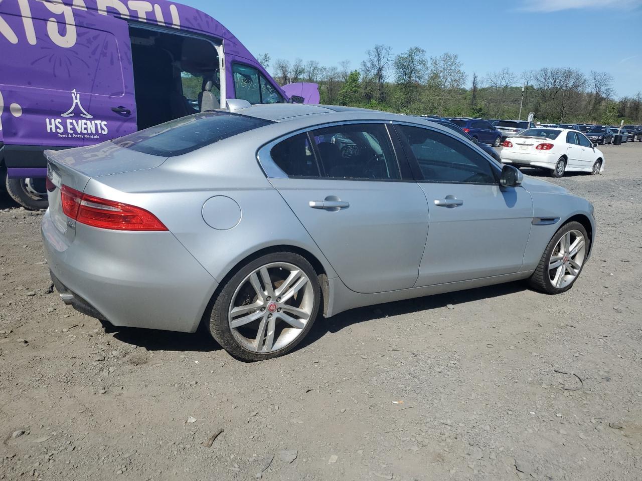 2017 Jaguar Xe Premium - Фото 3