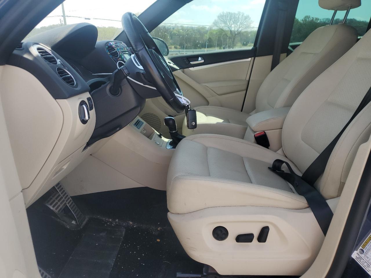 2016 Volkswagen Tiguan S - Фото 7