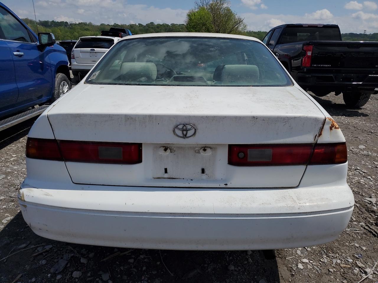 1997 Toyota Camry Ce - Image 6