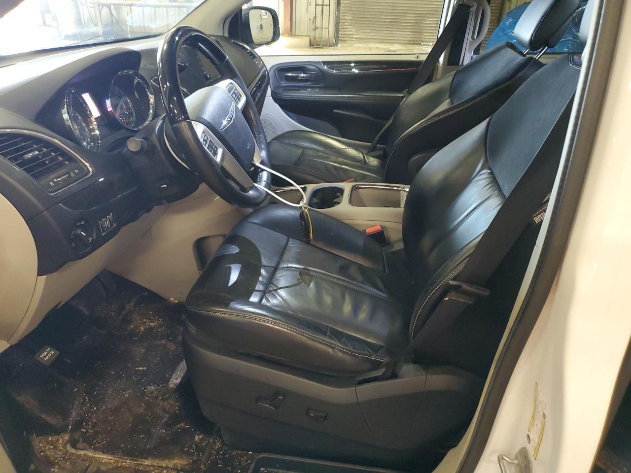 2016 Chrysler Town & Country Limited Platinum - Фото 7