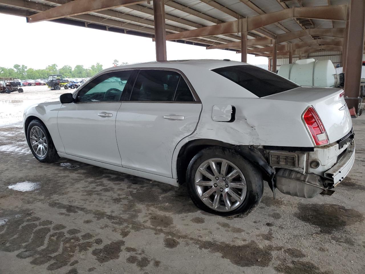 2014 Chrysler 300 - Image 2