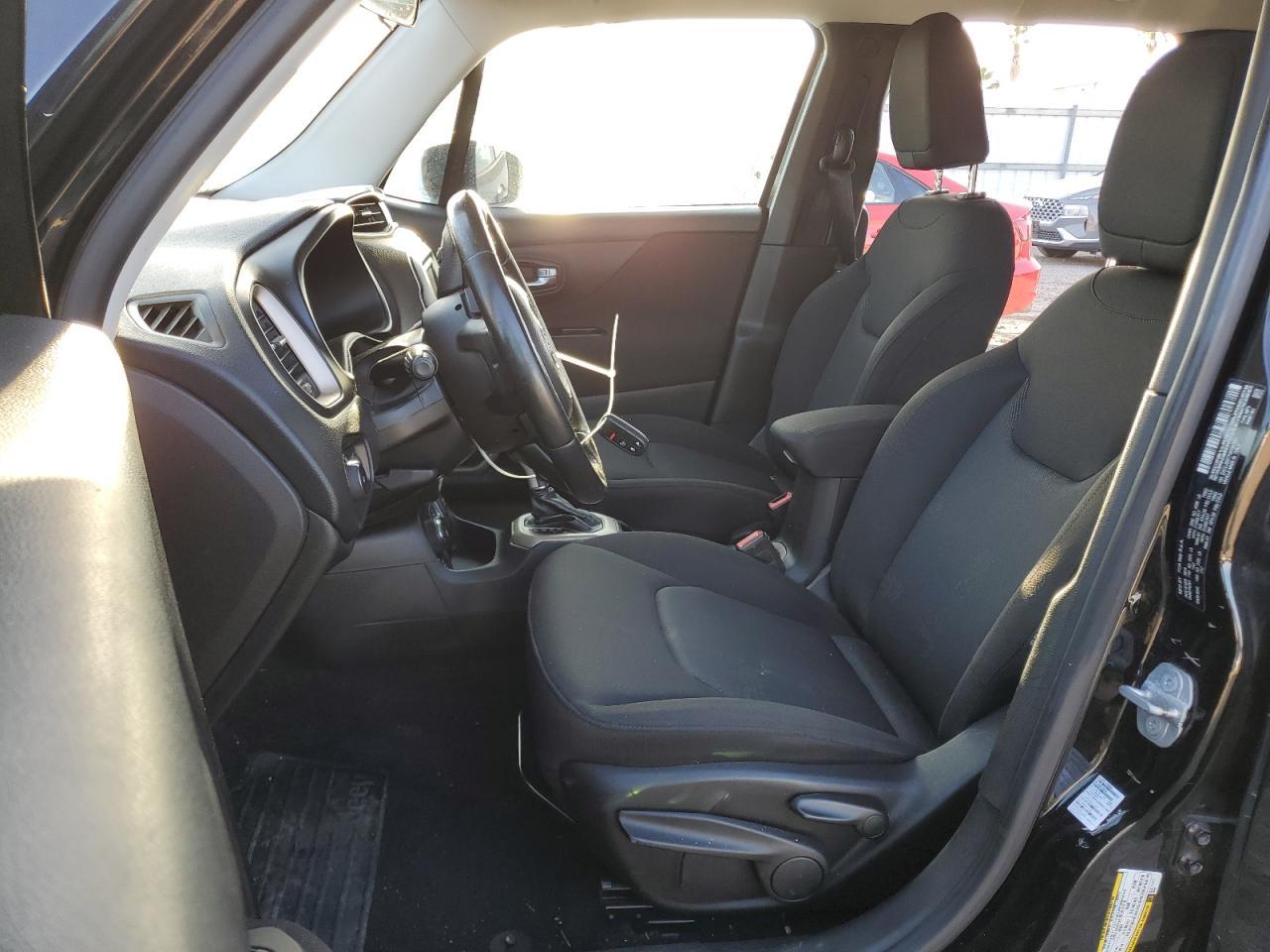 2016 Jeep Renegade Latitude - Image 7