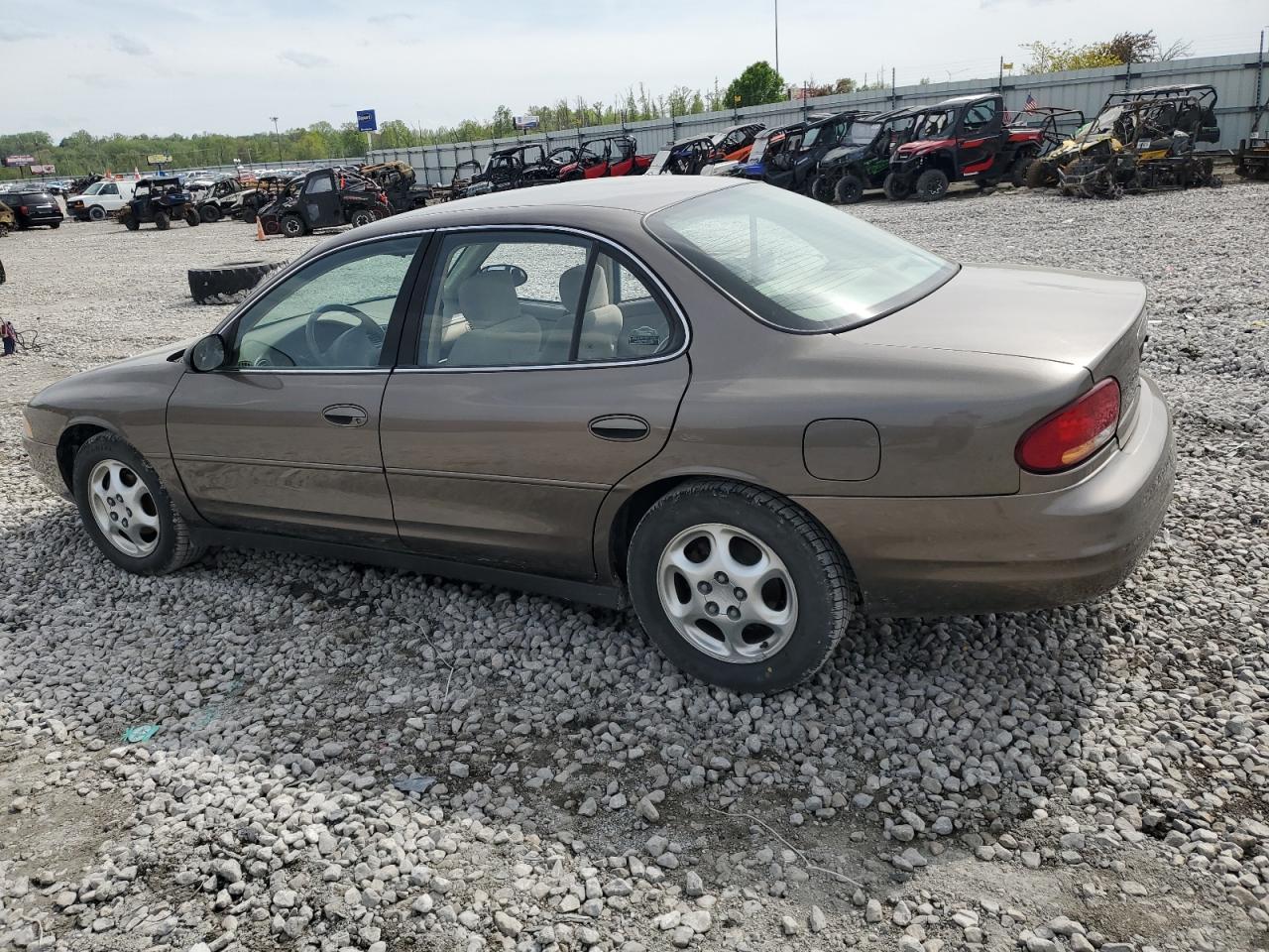 1999 Oldsmobile Intrigue Gx - Image 2