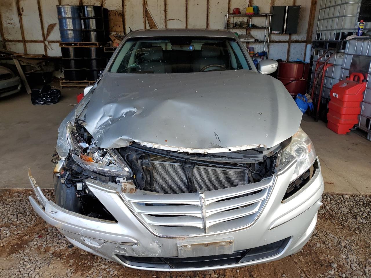 2011 Hyundai Genesis 4.6L - Image 5