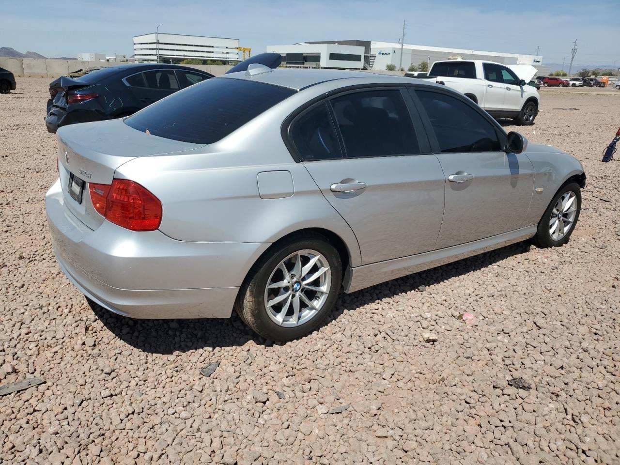 2010 BMW 328 I - Image 3