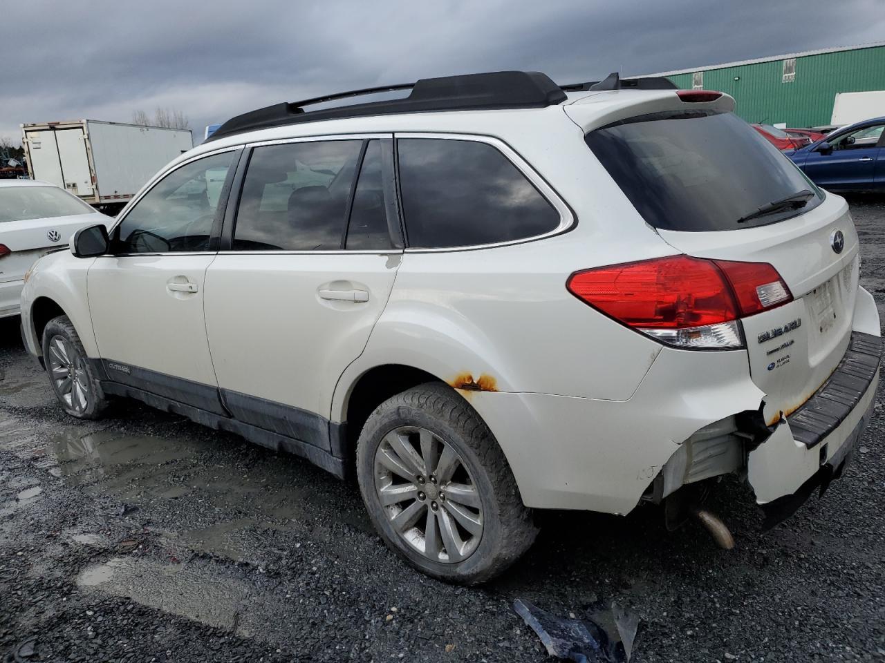 2013 Subaru Outback 3.6R Limited - Image 2