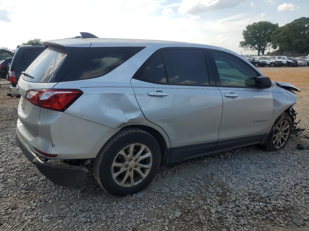 2018 Chevrolet Equinox Ls - Фото 3