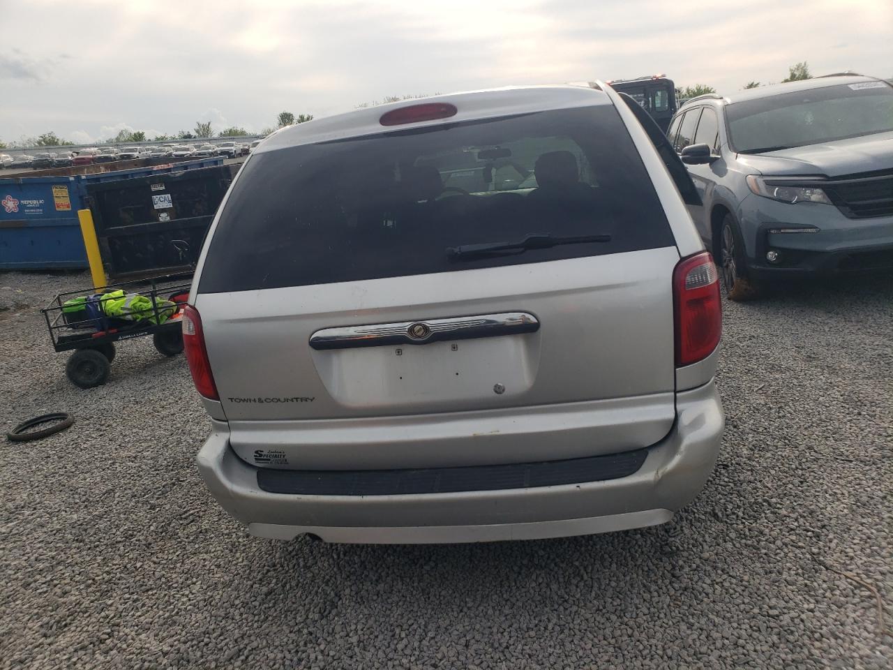2007 Chrysler Town & Country Lx - Image 6