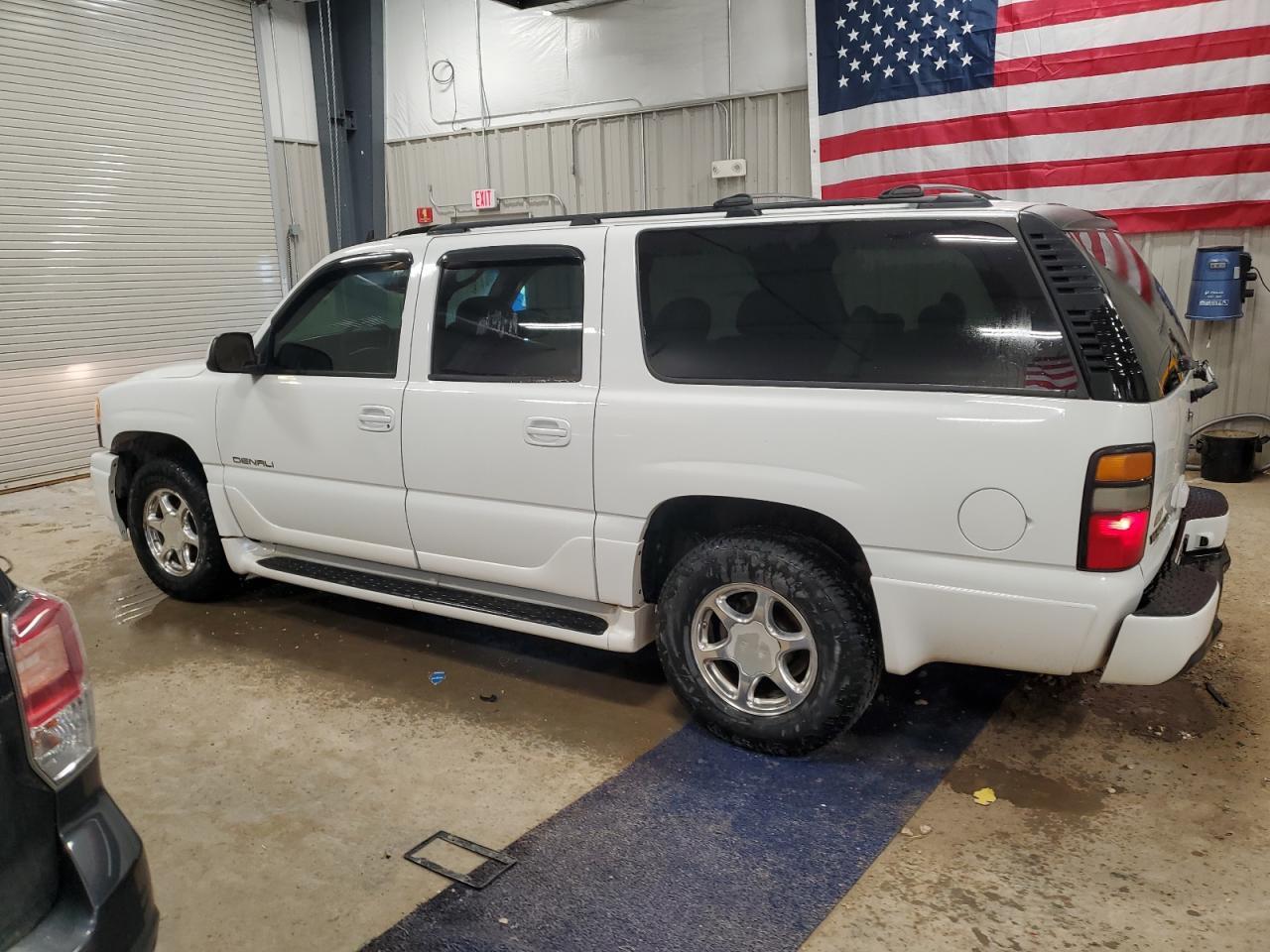 2006 GMC Yukon Xl Denali - Image 2