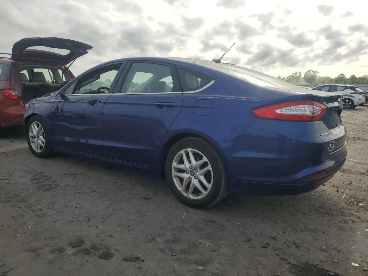 2015 Ford Fusion Se - Фото 2