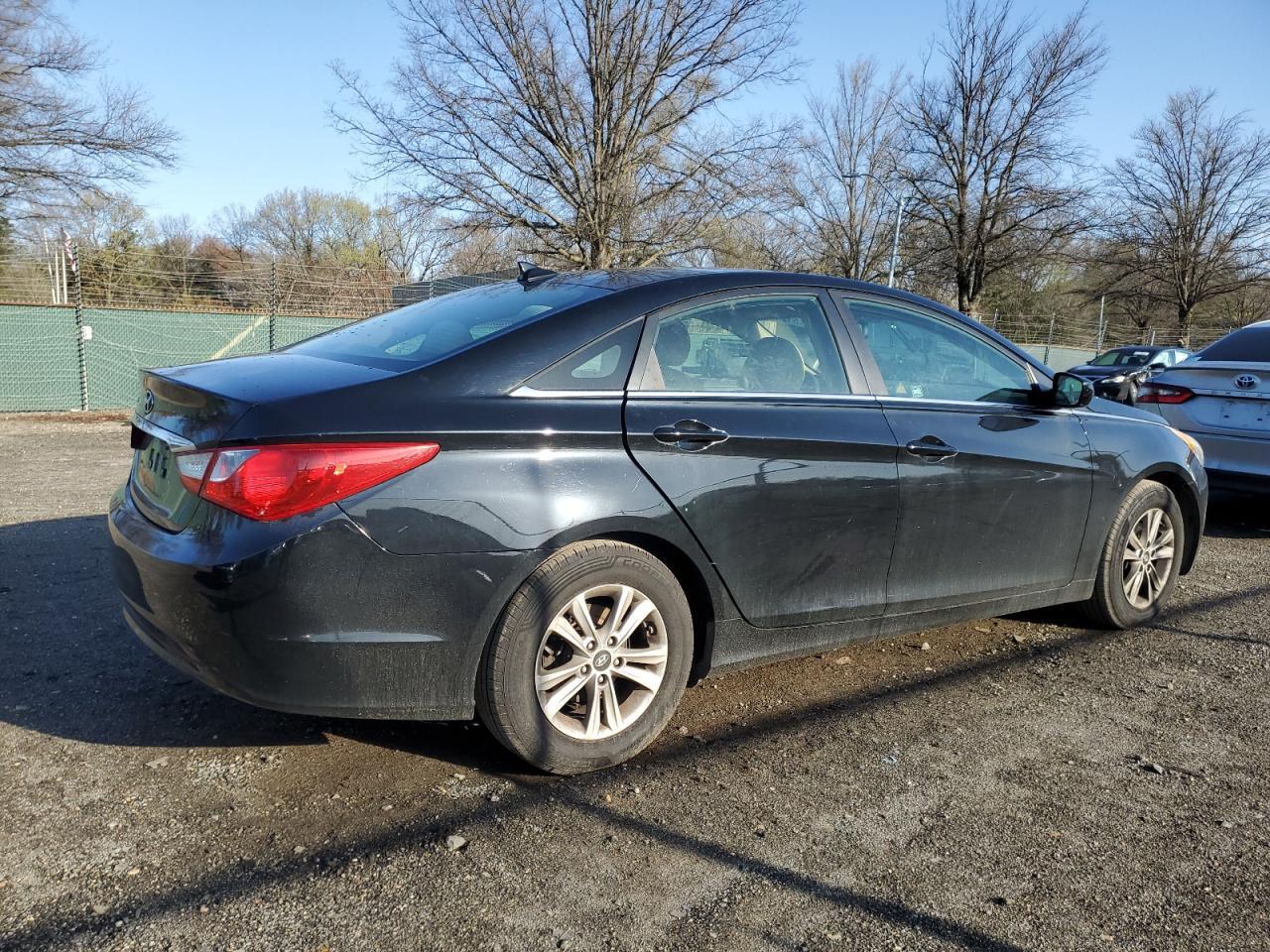 2013 Hyundai Sonata Gls - Image 3