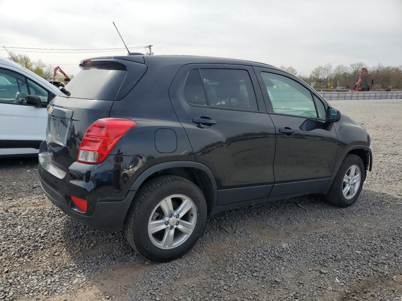 2020 Chevrolet Trax Ls - Image 3