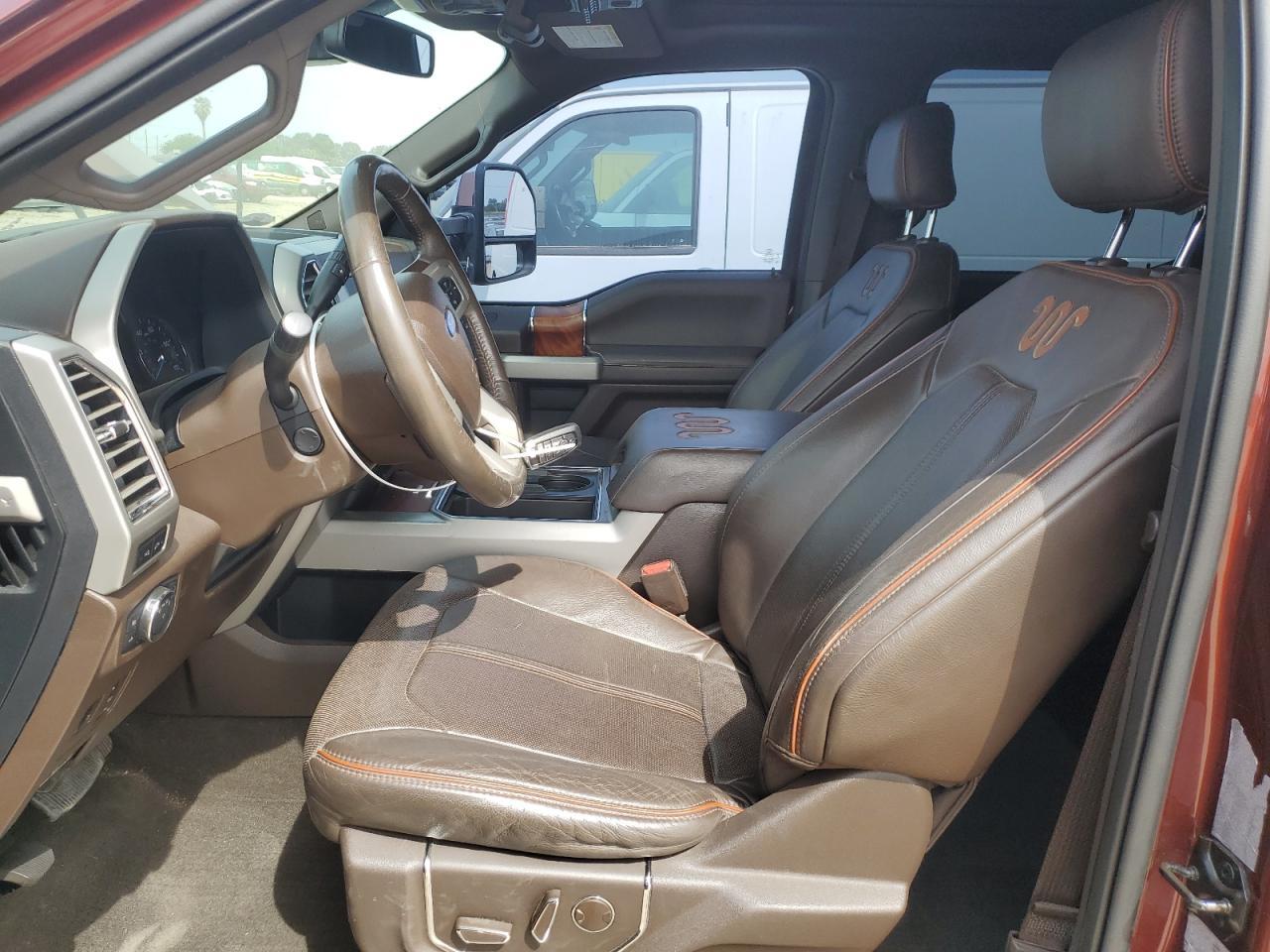 2017 Ford F350 Super Duty - Фото 7