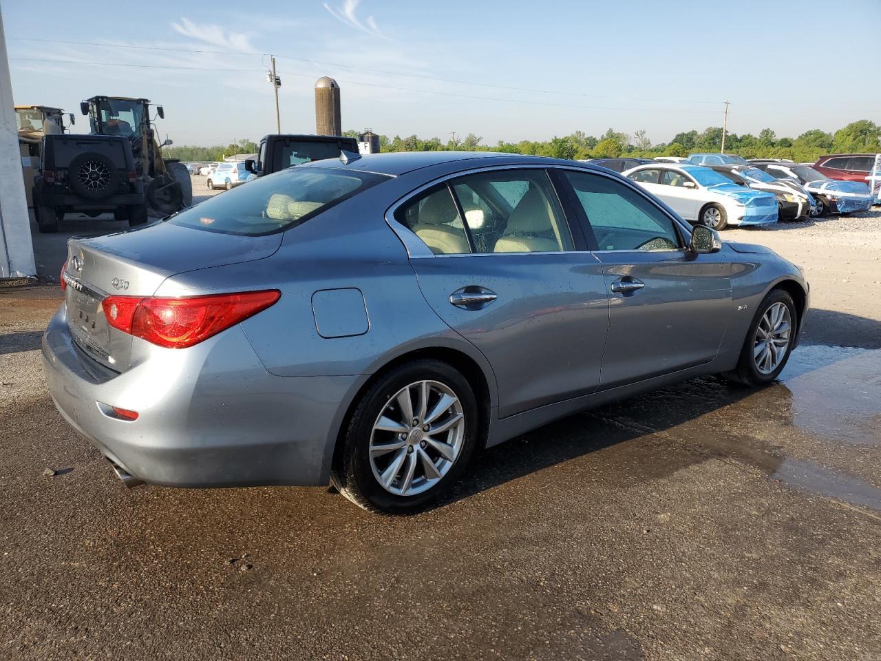 2017 Infiniti Q50 Premium - Image 3