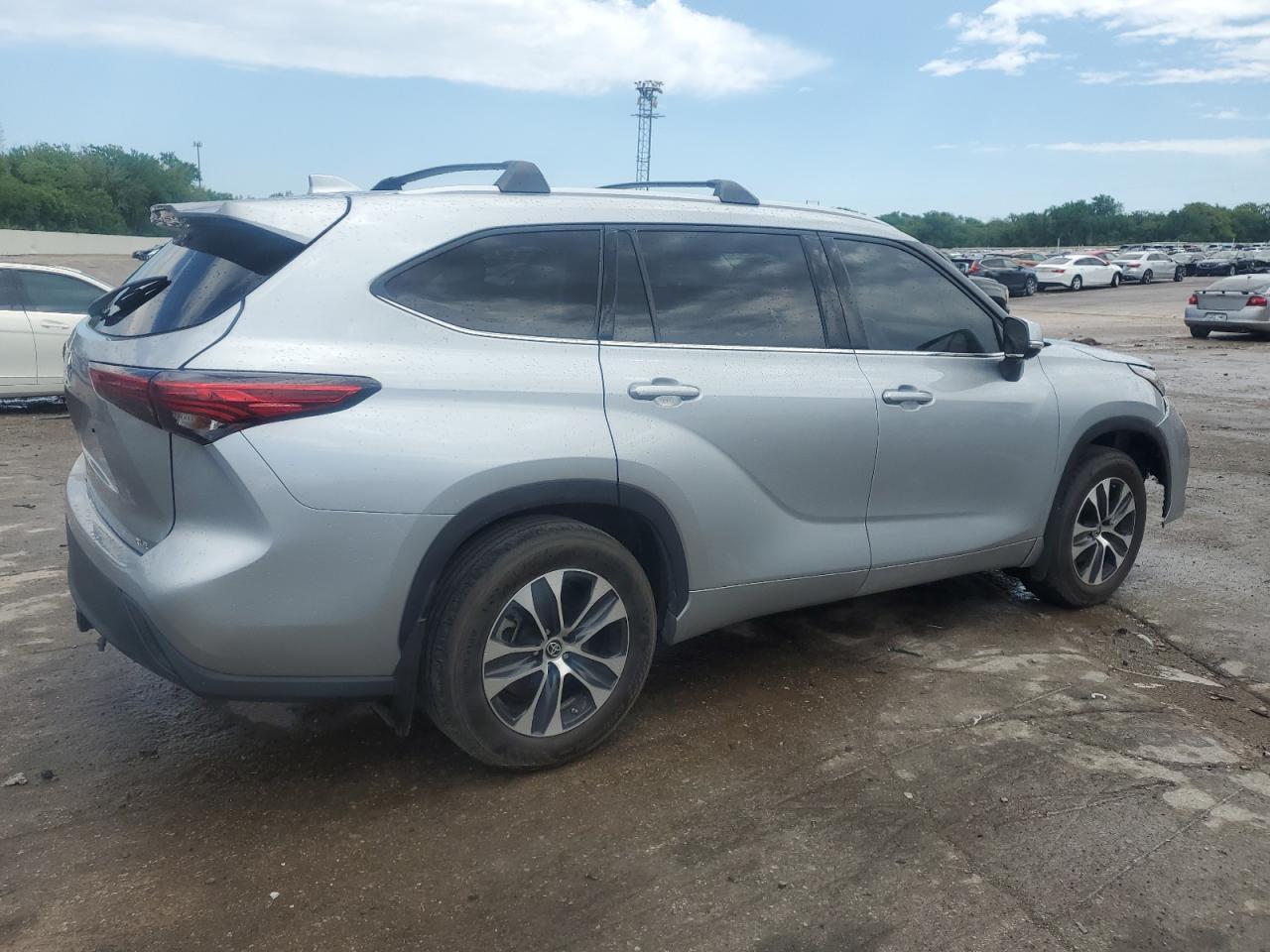 2022 Toyota Highlander Xle - Фото 3