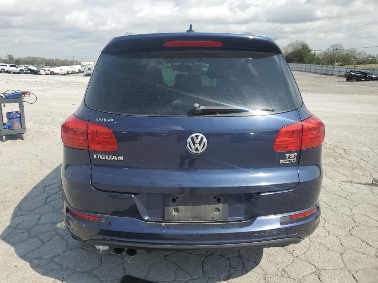 2016 Volkswagen Tiguan S - Фото 6