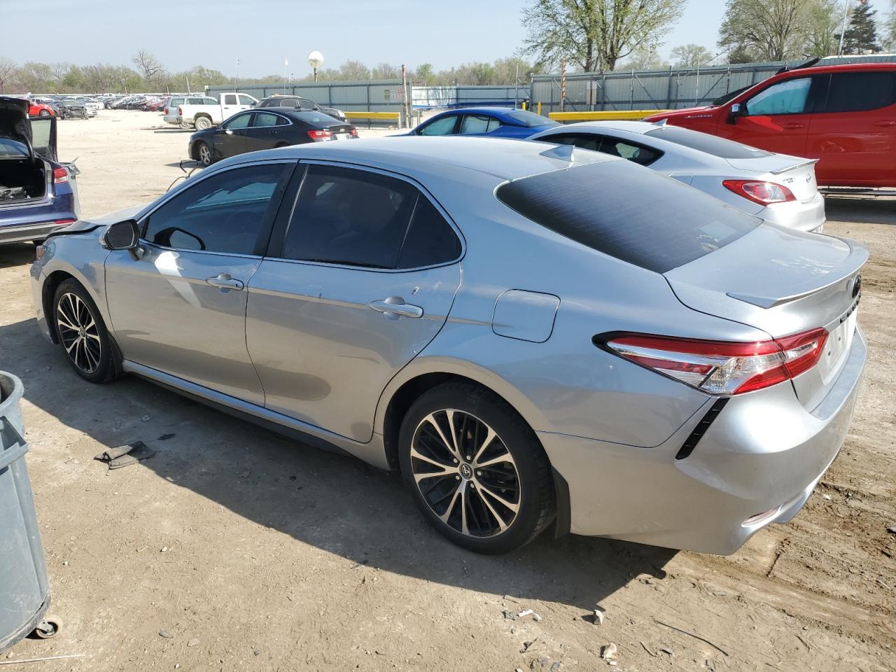 2020 Toyota Camry Se - Image 2