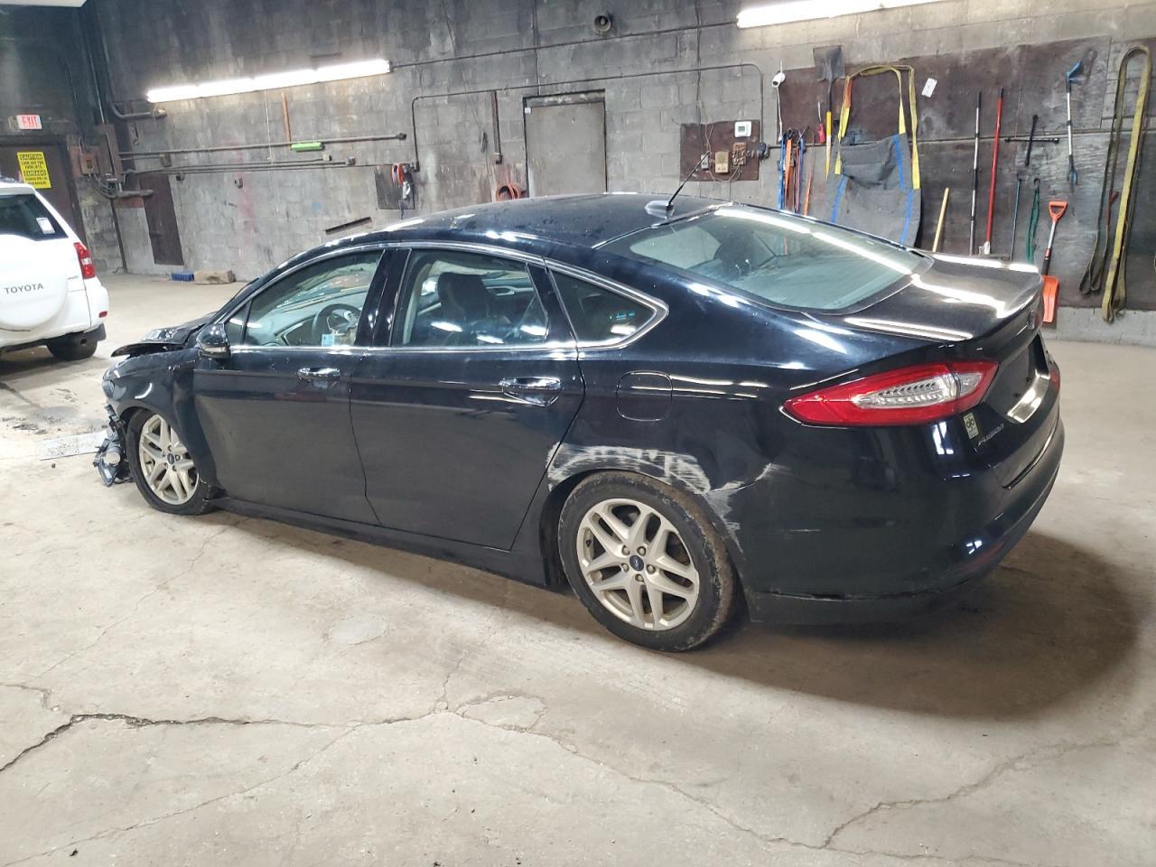 2016 Ford Fusion Se - Image 2