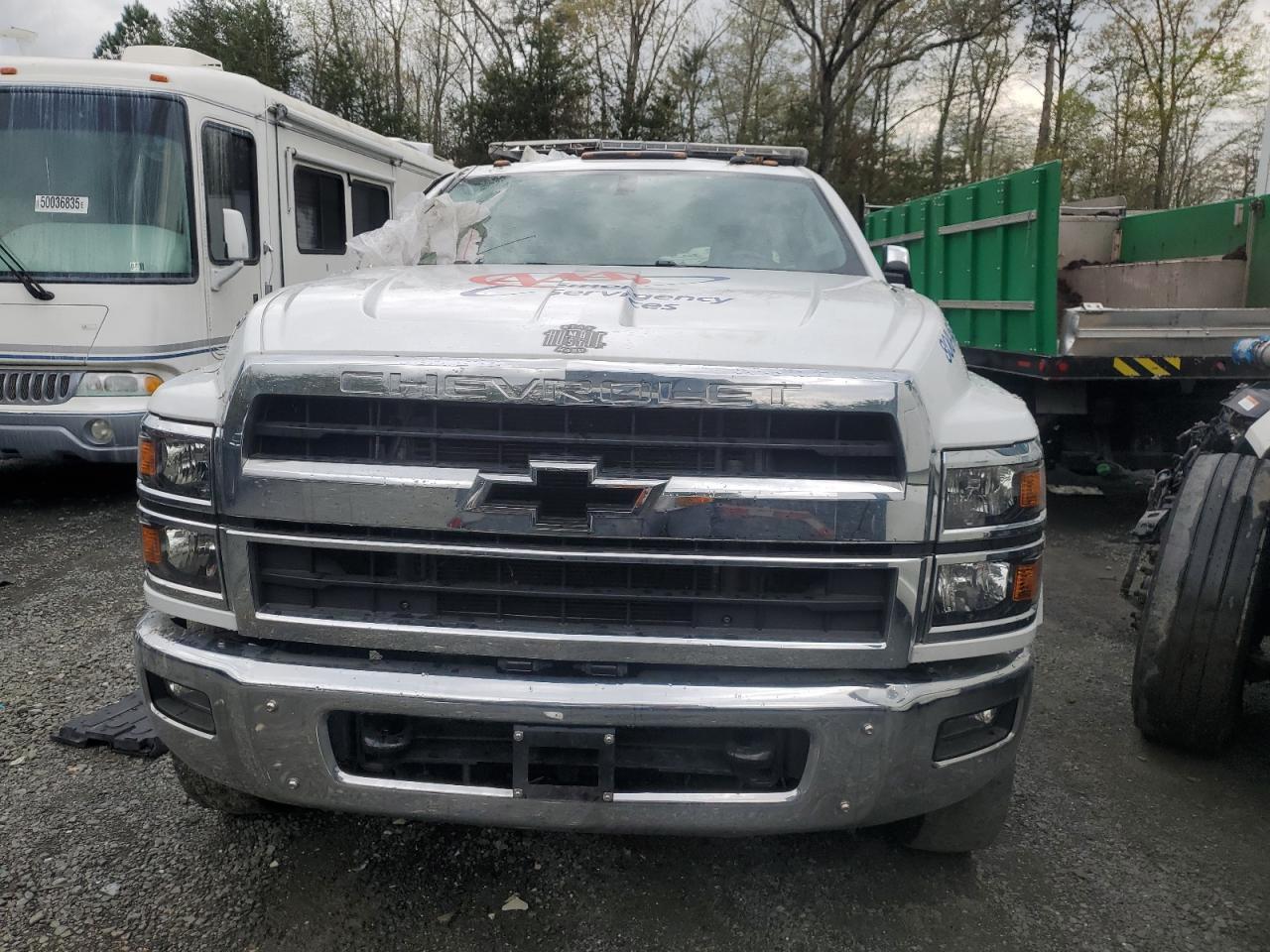 2023 Chevrolet Silverado Medium Duty - Фото 5